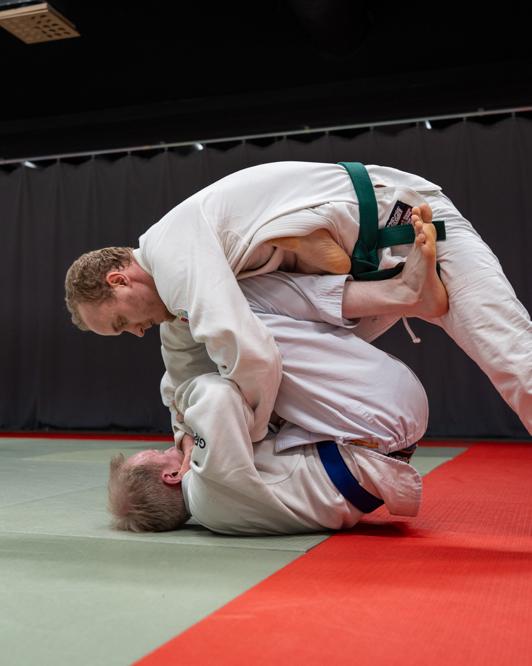 Ju-Jutsu rannelukko ote